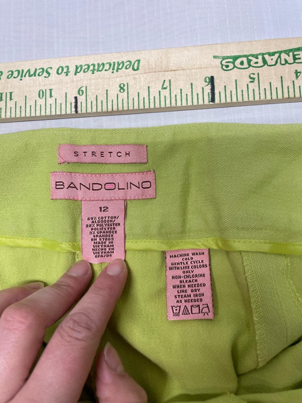 Bandolino Lime Green Capris - Picture 6 of 6